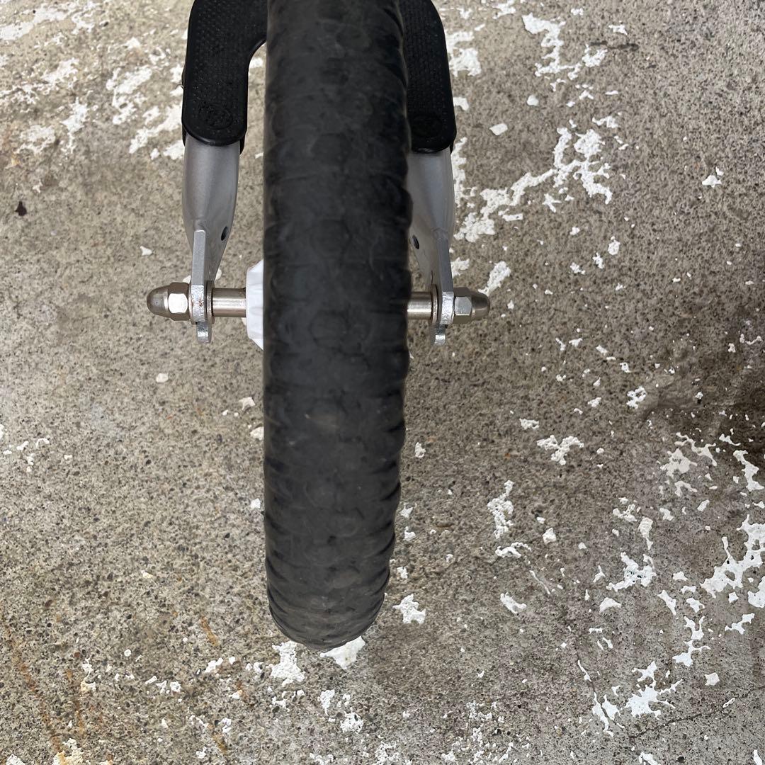 中古　STRIDER PROバランスバイク 12インチ シルバー　軽量！