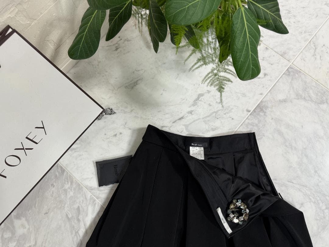 未使用★Rene ルネ ボックスタックスカート 34 ブラック