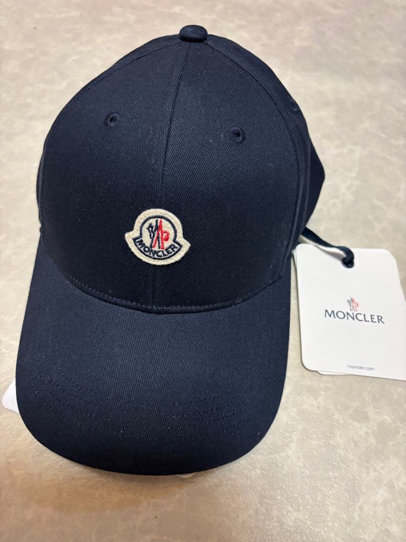 MONCLER ネイビーキャップ　キッズ