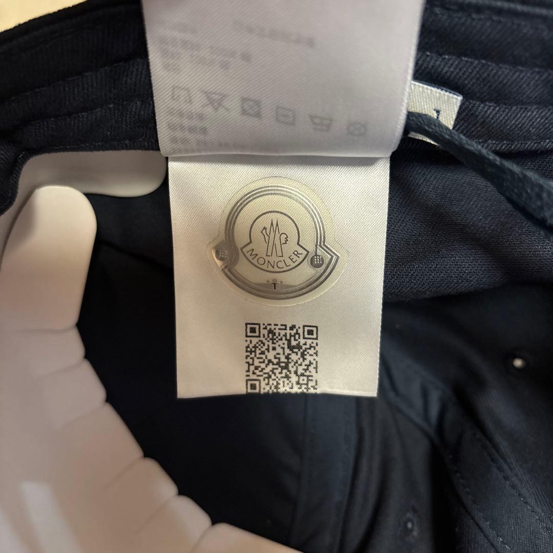 MONCLER ネイビーキャップ　キッズ