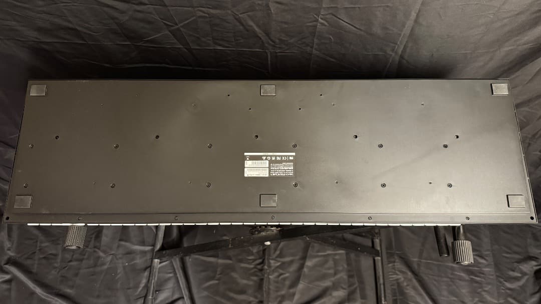 KOMPLETE KONTROL S61 MK2（ライセンス登録可・おまけ付き）