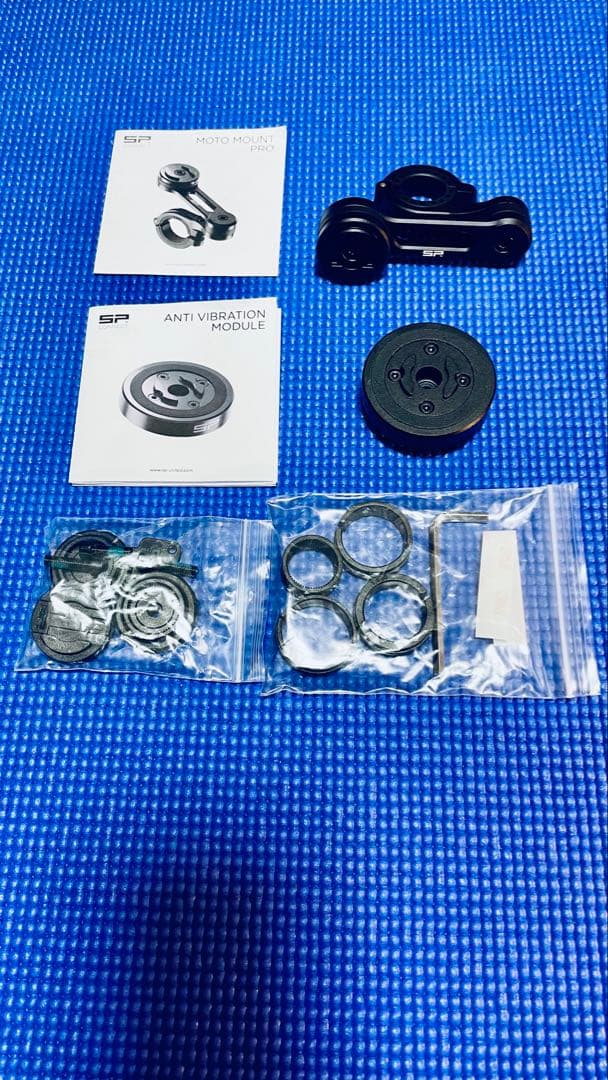 SPコネクトの正規品のスマホマウントと衝撃吸収アダプター