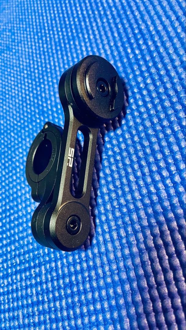 SPコネクトの正規品のスマホマウントと衝撃吸収アダプター