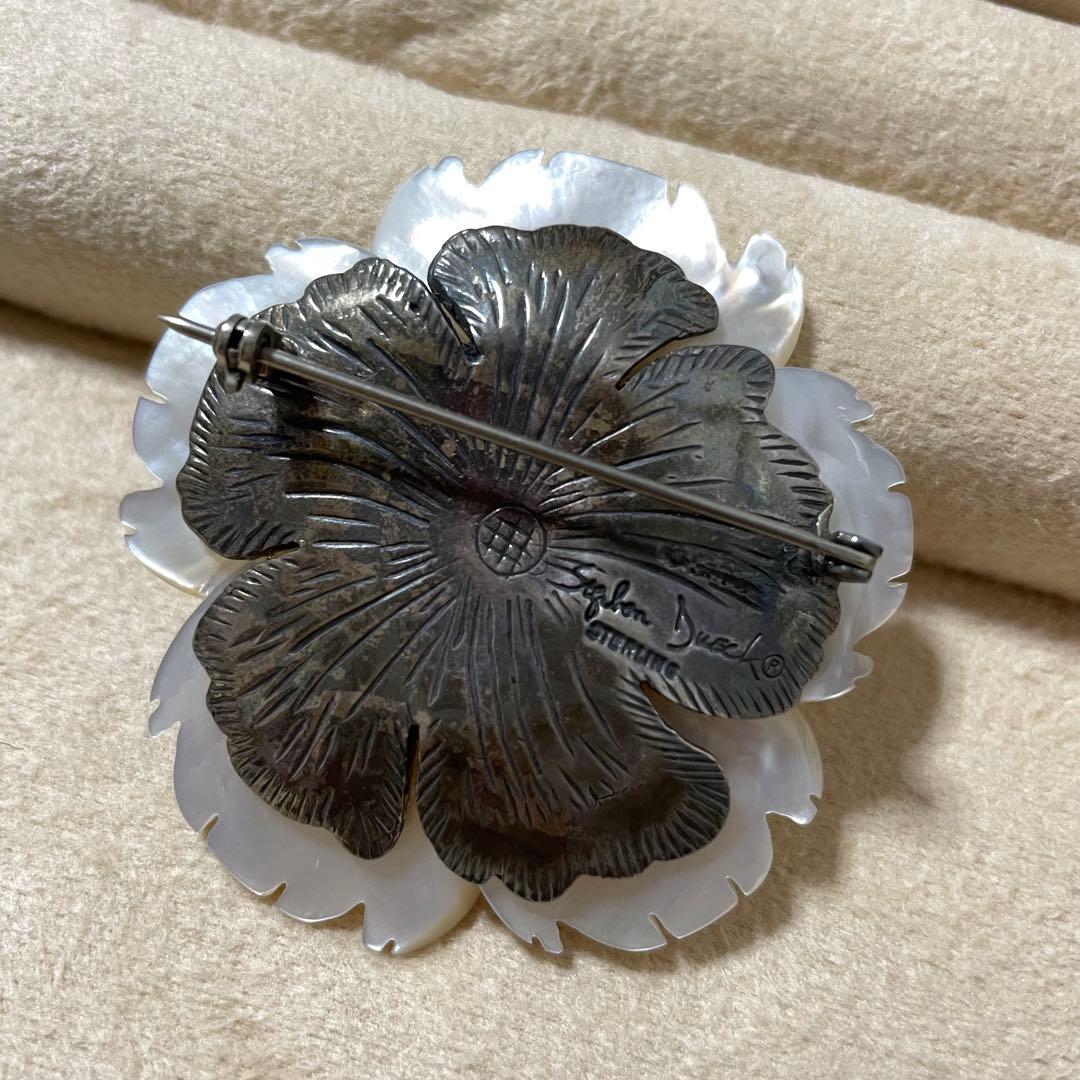スティーブン・デュエック　白蝶貝　フラワーモチーフ ブローチ