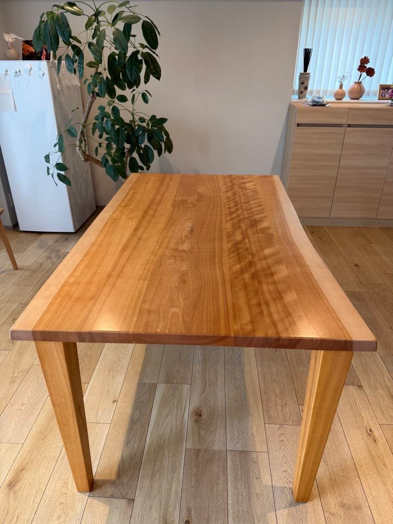 葉山家具 天然木ダイニングテーブル （お引き取りは7月4日以降）