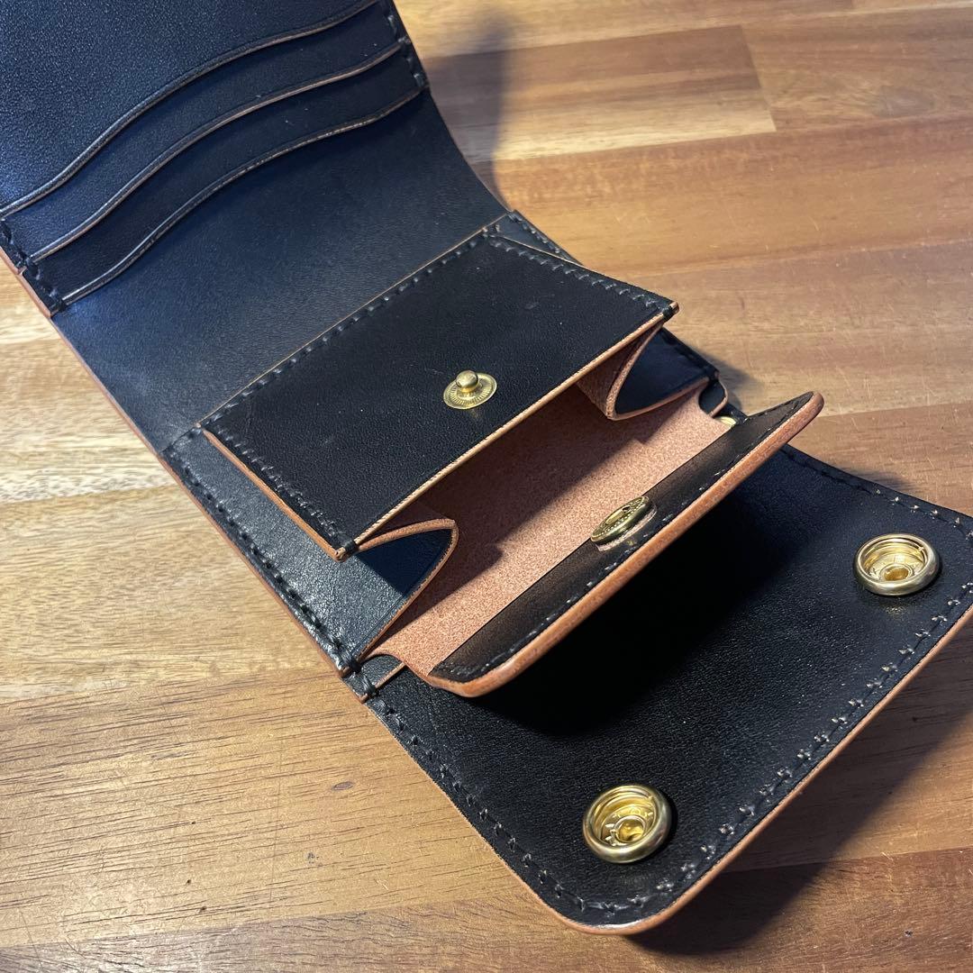 ショートトラッカーウォレット　栃木レザー　茶芯　丘染めブラック