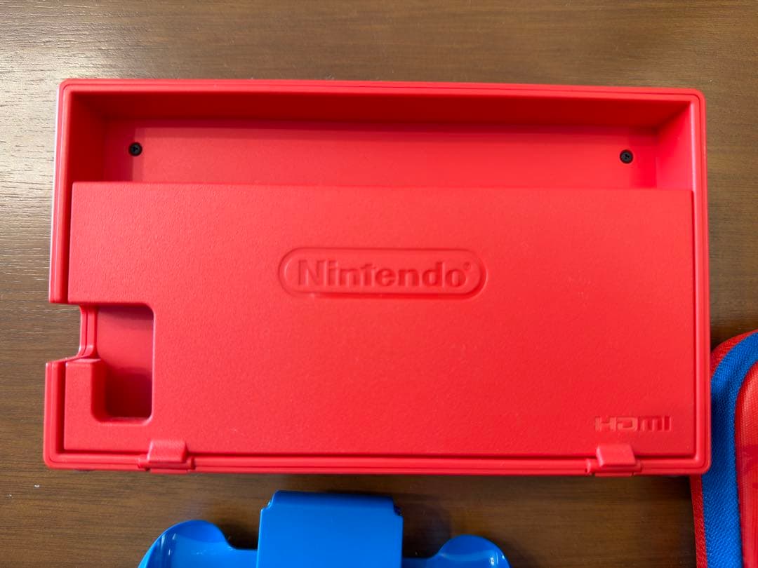 【美品】Nintendo Switch 本体 マリオレッド　限定カラー