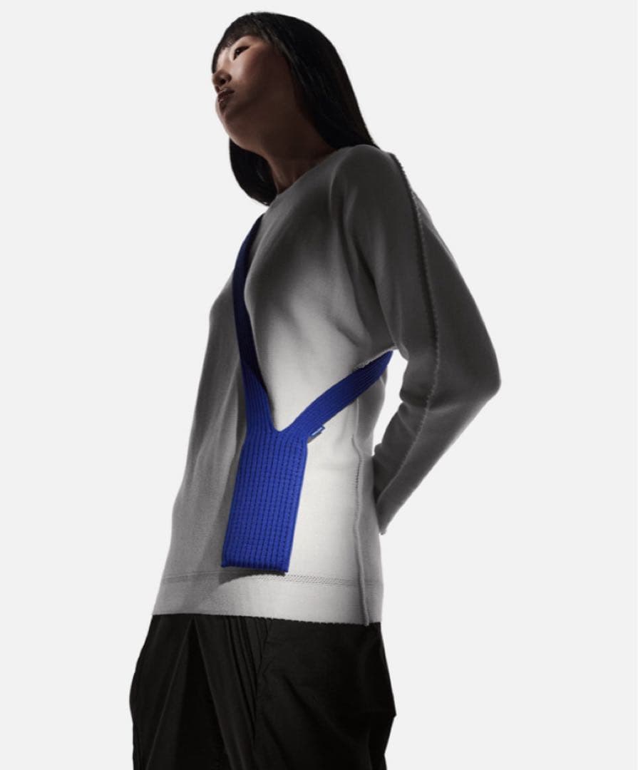 Apple iPhone Pocket ISSEY MIYAKE long 青