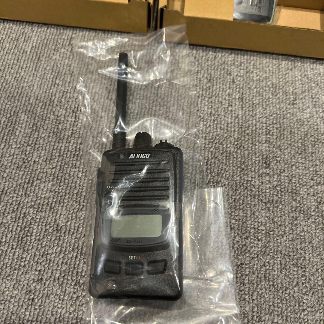 【新品未使用】トランシーバー【2点セット】 イヤホン付クリップマイクロホン付