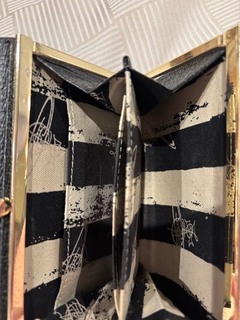 【Vivienne Westwood】ブラック三つ折り財布