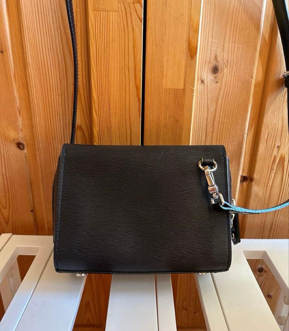 VivienneWestwoodショルダーバッグ　NEW ADVAN 袋入り