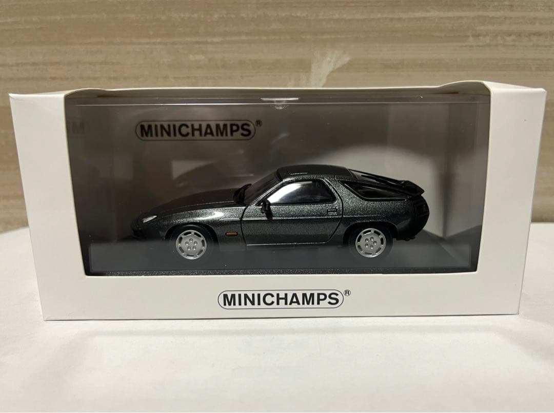 ミニチャンプス 1/43 ポルシェ 928 S 1978 グレーメタリック