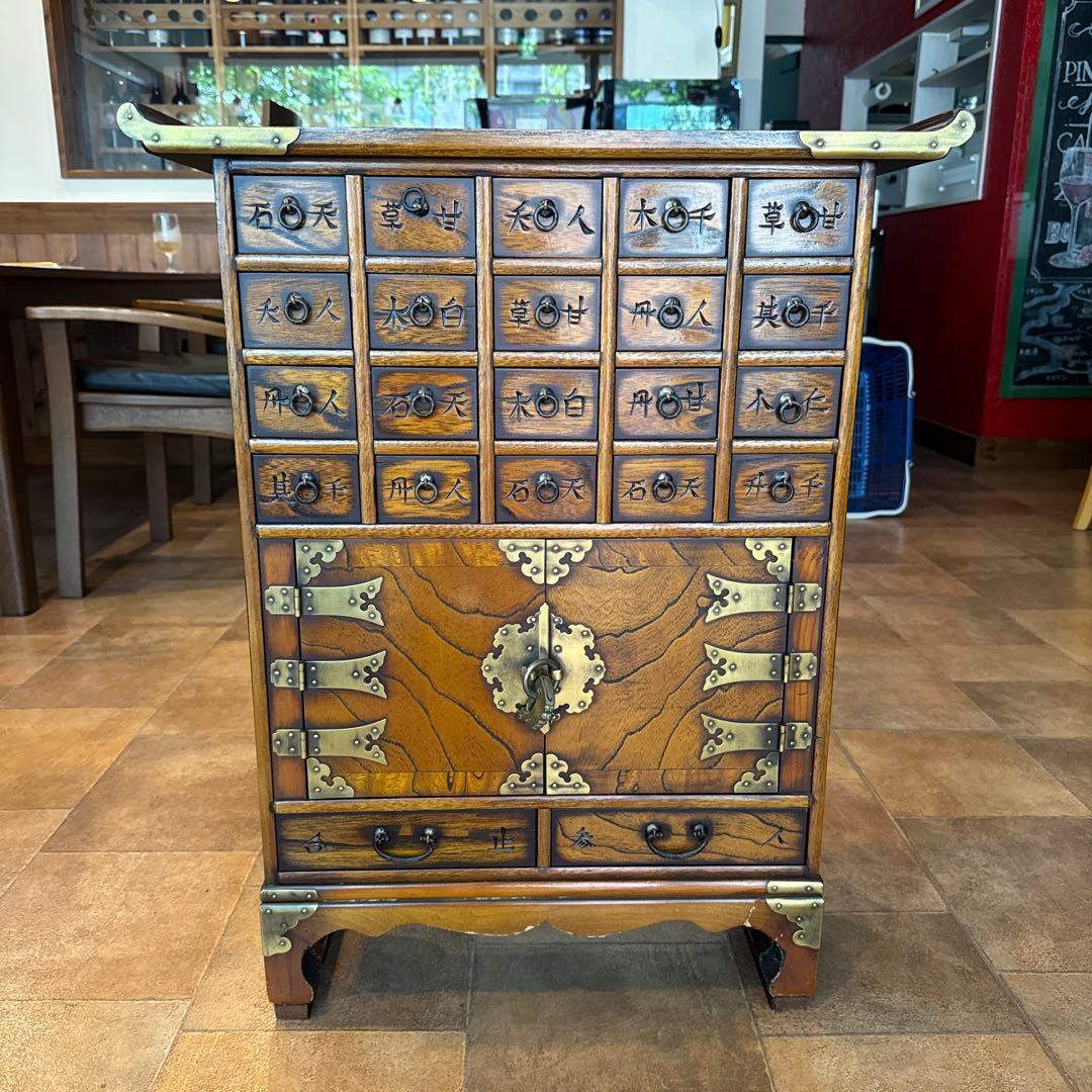 韓国 李朝けやき作り 薬箪笥 くすり箪笥 魚の鍵付き 民芸家具 収納 和室 収納