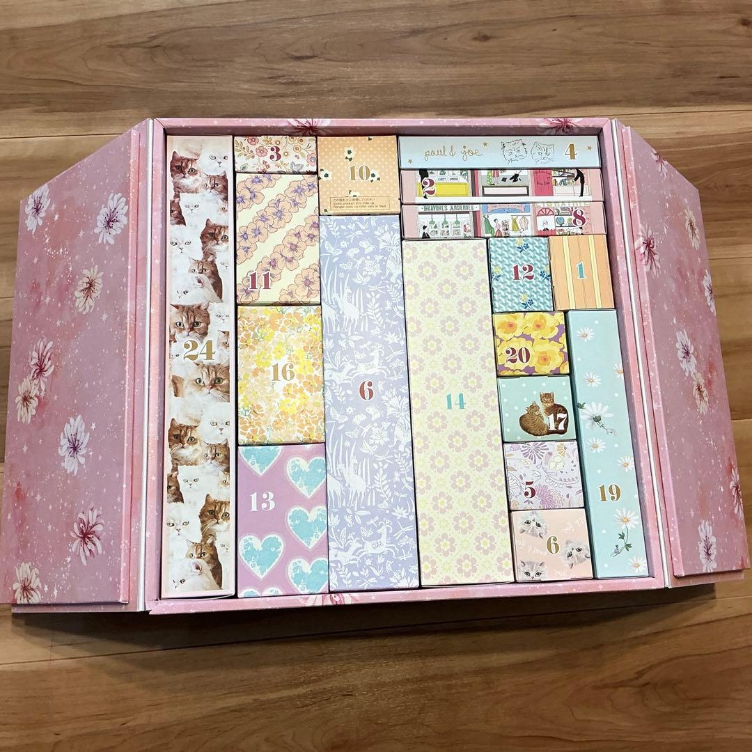 ポール & ジョー アドベントカレンダー　メイクアップ　クリスマスコフレ