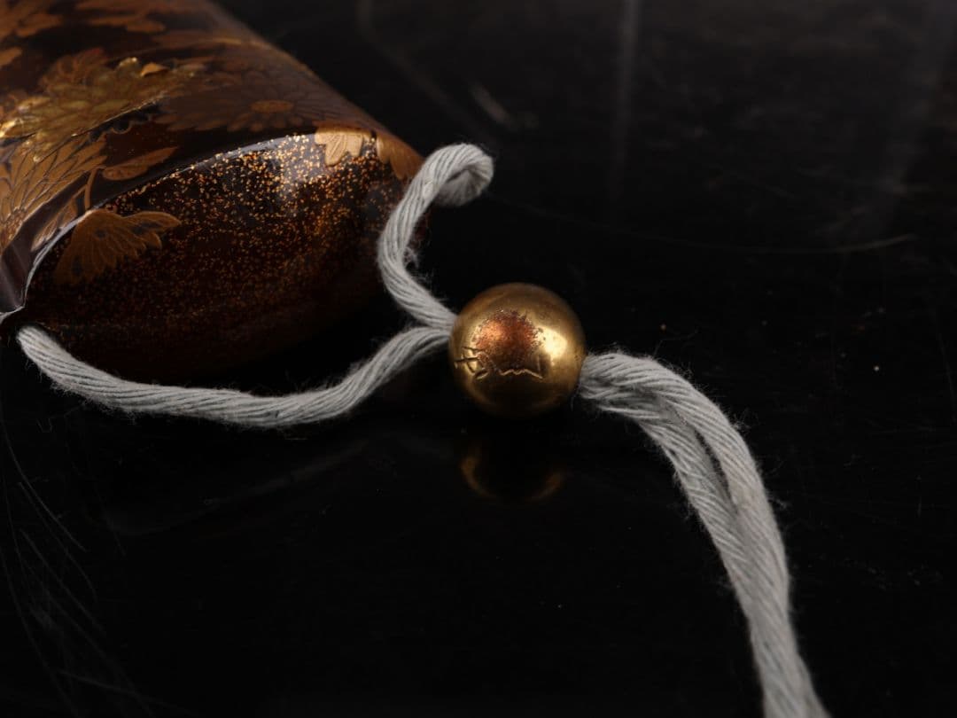 K1120 印籠 【吉田華正作】 秋草文 金銀象嵌 螺鈿 共箱 傷有＃＝