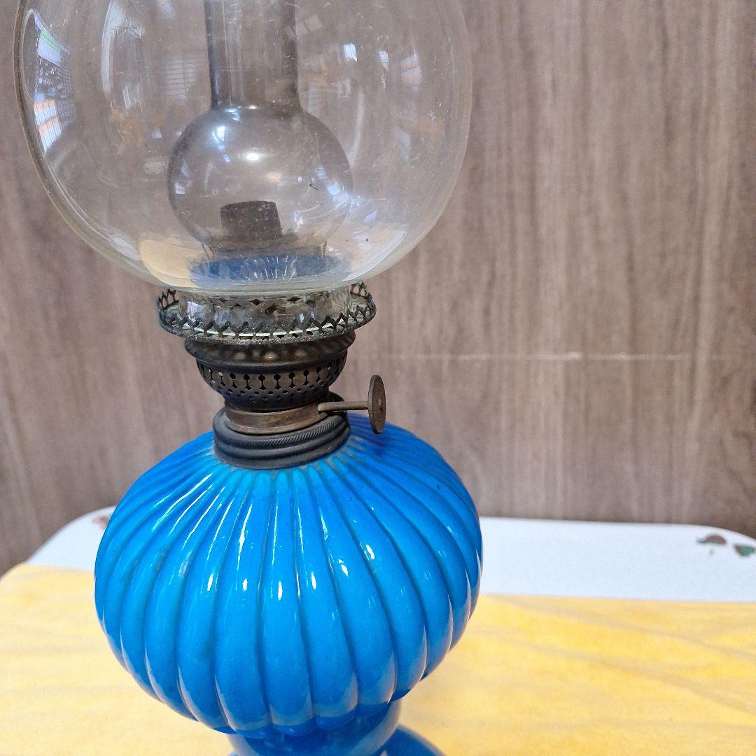 327 青いフリル付きアンティークランプ