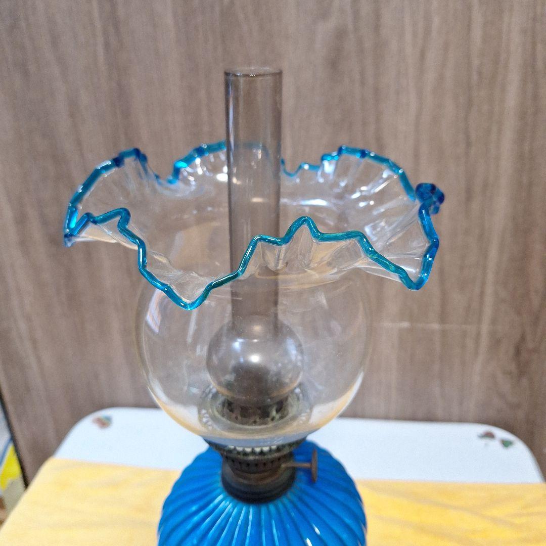 327 青いフリル付きアンティークランプ