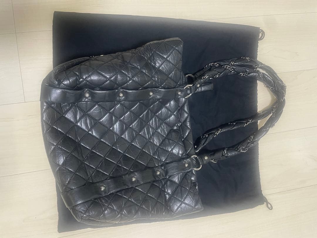 CHANEL ブラック キルティング レザー ショルダーバッグ　美品