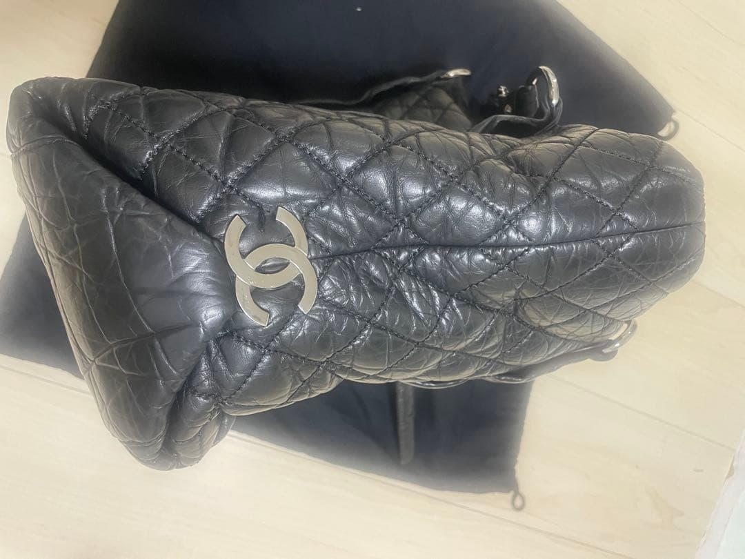 CHANEL ブラック キルティング レザー ショルダーバッグ　美品