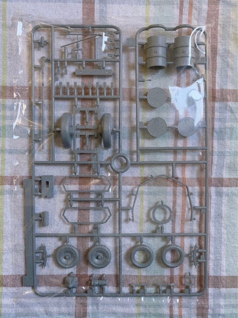 サイバーホビー 1/35 四号E型 潜水戦車 w/トレーラー ドラゴン 4号E型