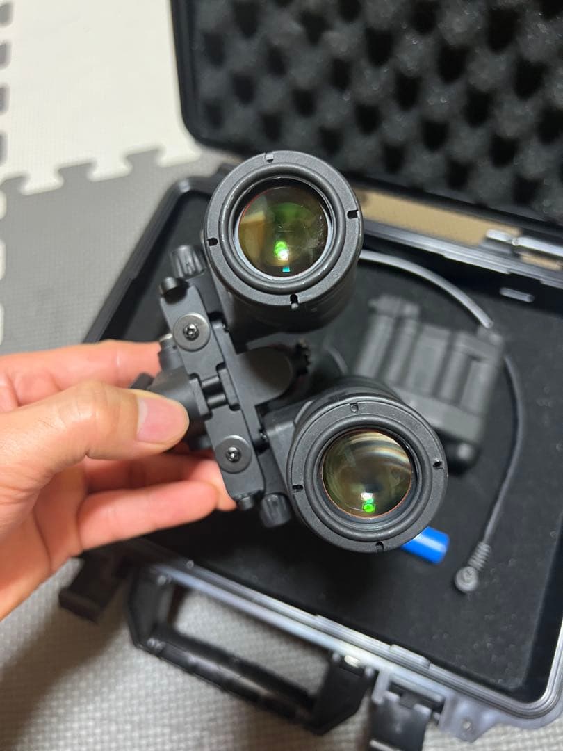 PVS-31 デジタルナイトビジョン 実動 IR 四角画面タイプ