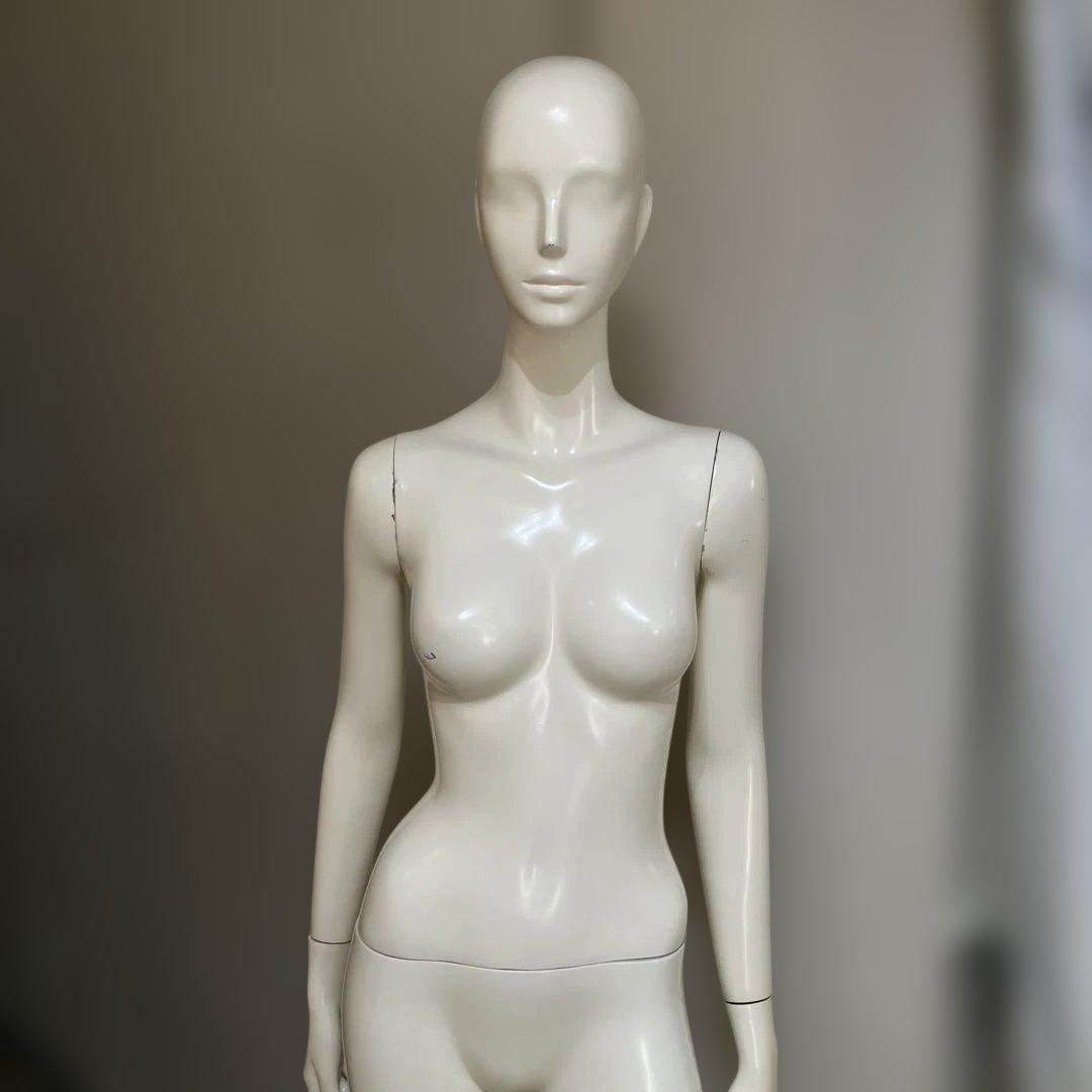 女性マネキン ホワイト プラスチック製