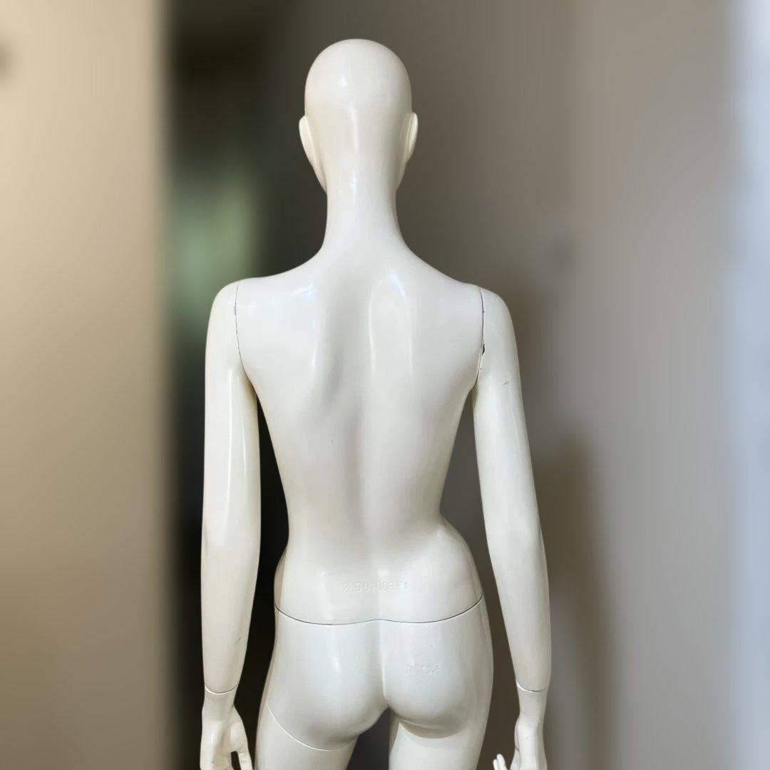 女性マネキン ホワイト プラスチック製