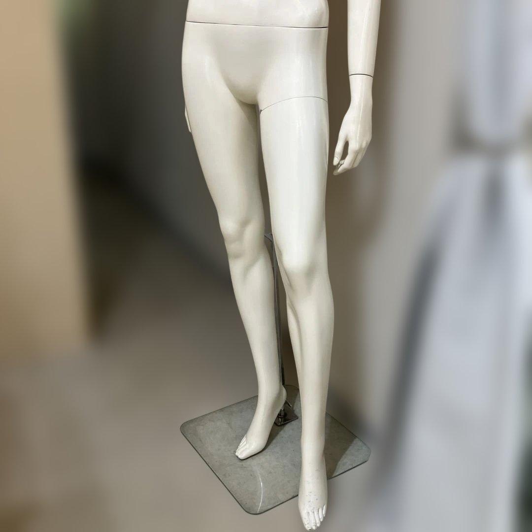 女性マネキン ホワイト プラスチック製
