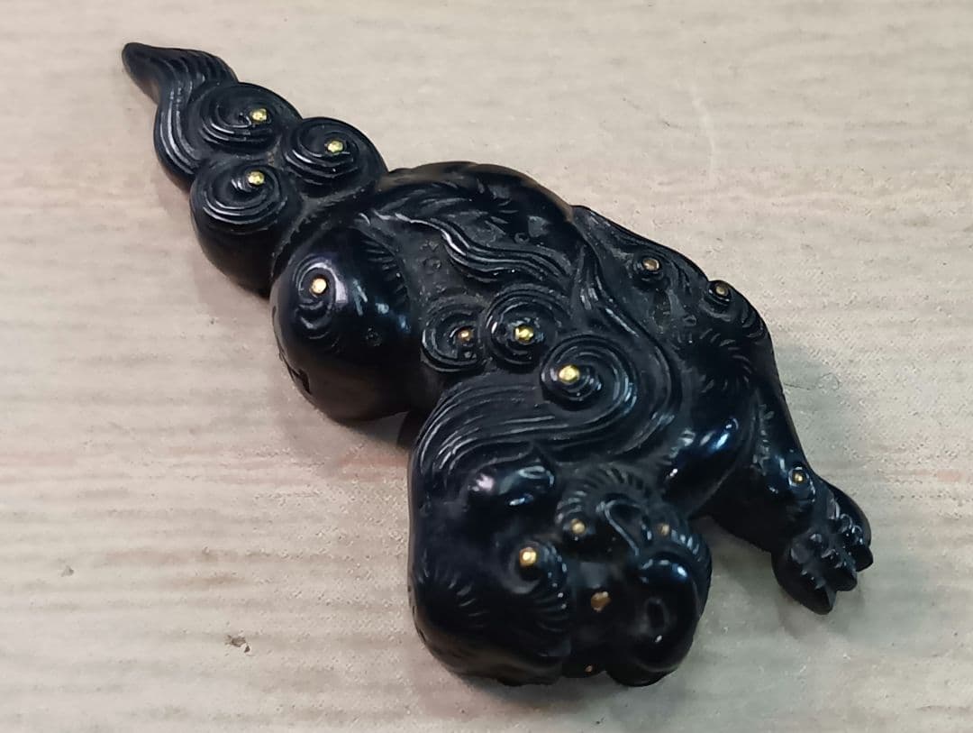 煙草入れ／獅子前金具