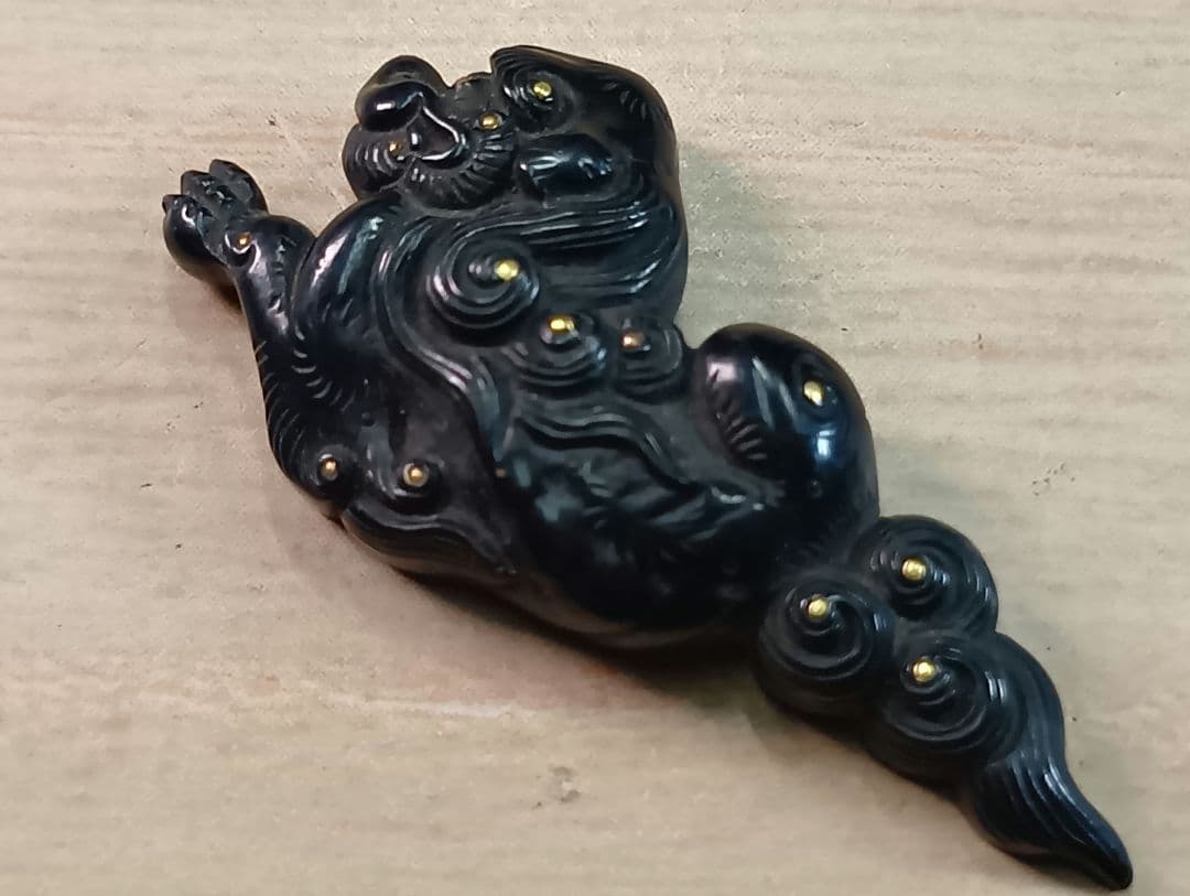 煙草入れ／獅子前金具