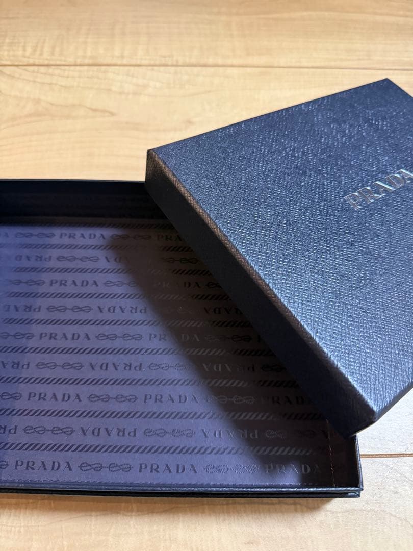 PRADA iPhon１４pro用ケース ブラック