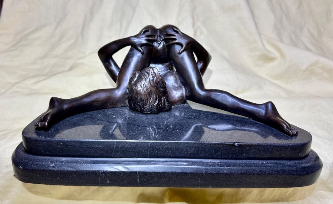 人気ブロンズ像・Nino Oliviono名作「セクシー裸婦」大理石台座