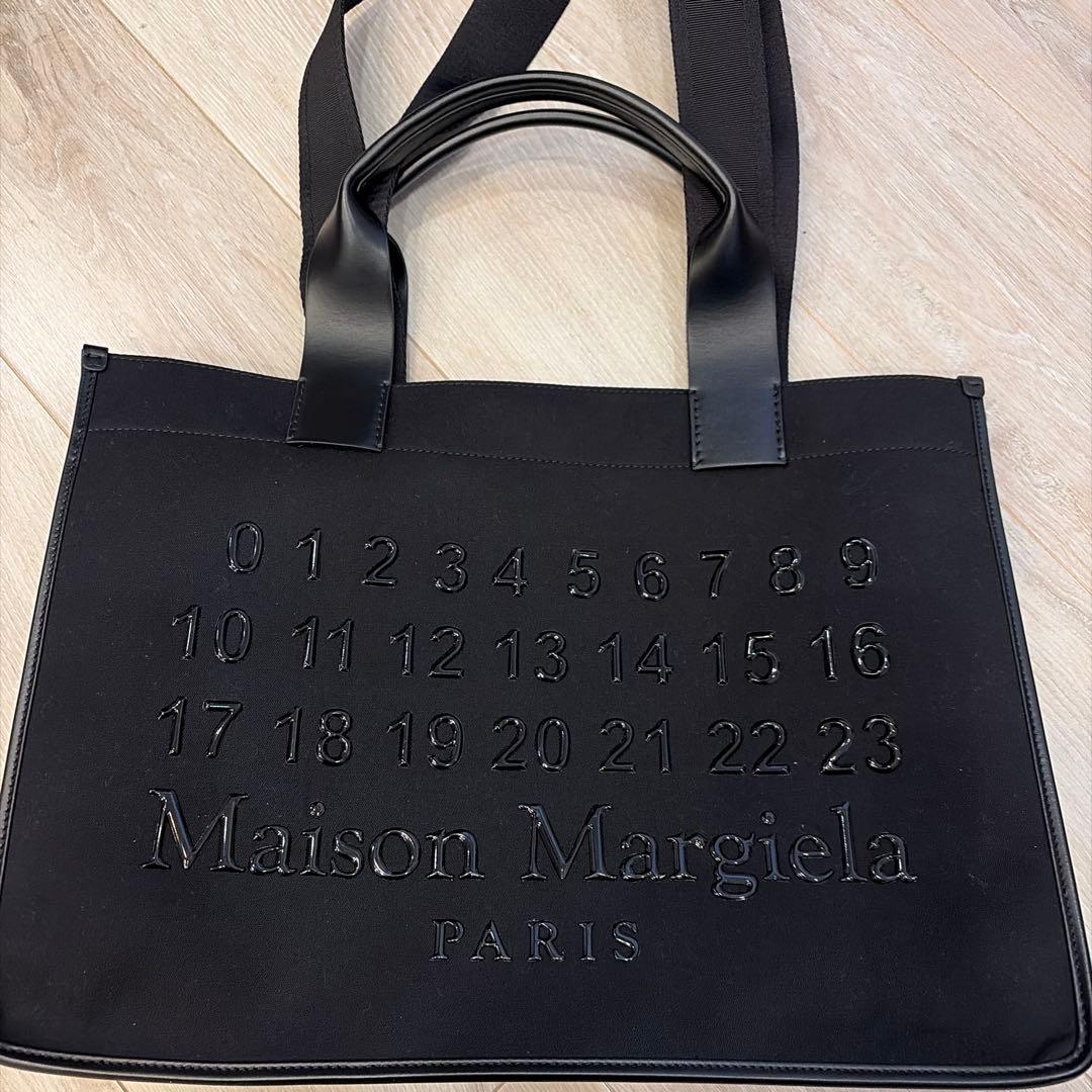 イ*グ様 Maison Margiela ブラックショルダーバッグ カレンダー