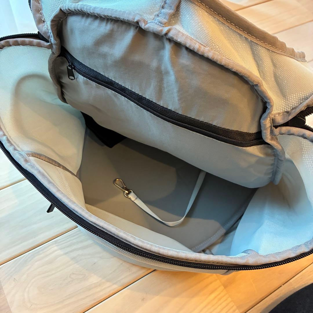 未使用　モンシェリ　メッシュキャリーリュック　グレー　軽量メッシュ巾着リュック