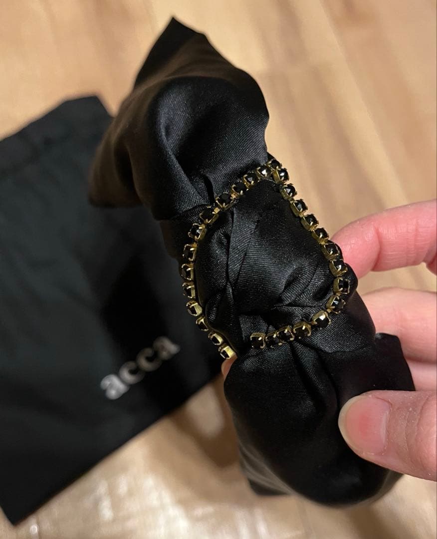 acca ブラックスカーフヘアバンド　スタッズつき