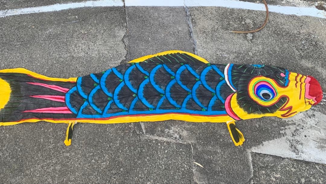 古い鯉のぼり　手描き染め　木綿100% 柿渋染めリメイク　古布