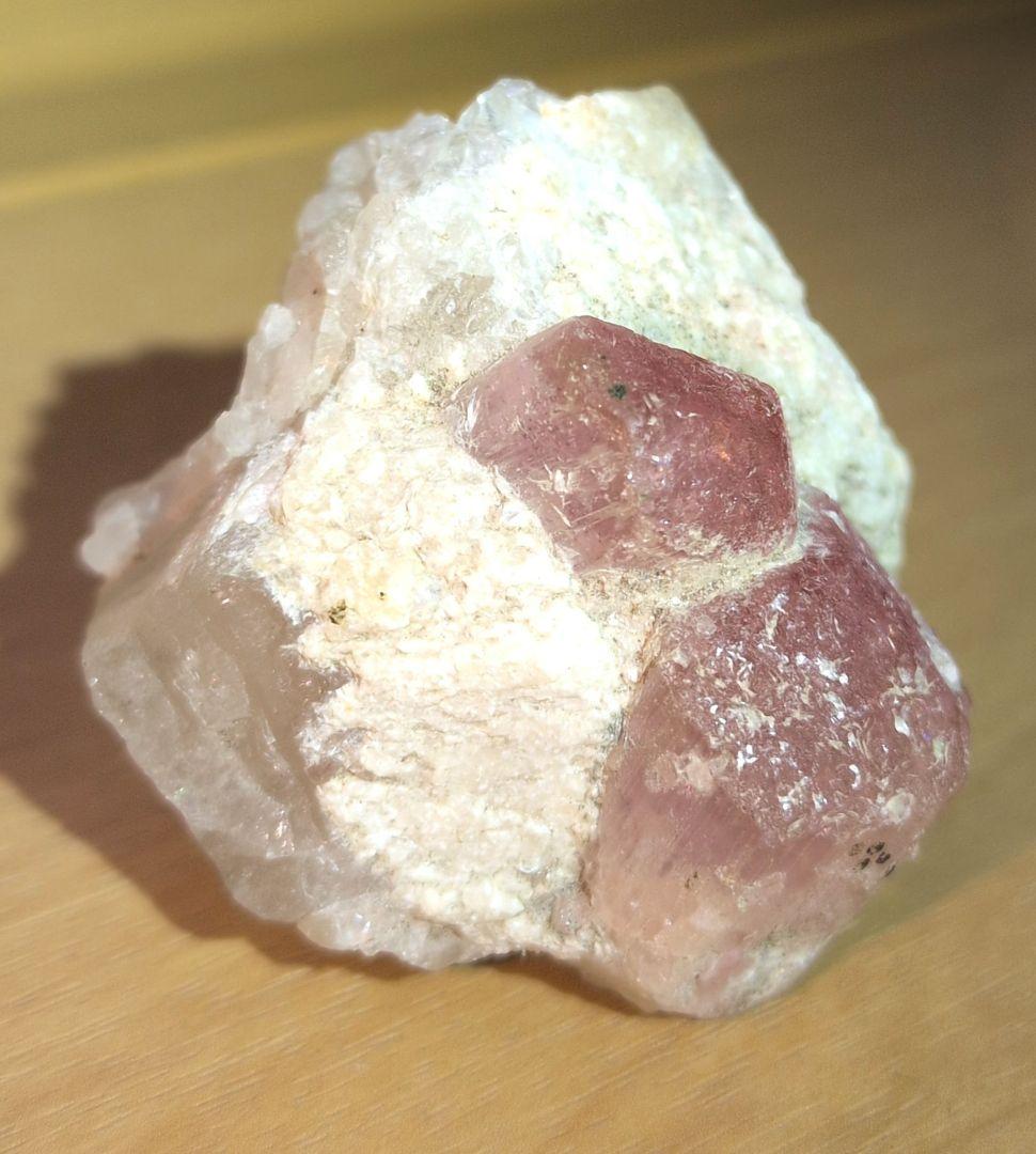 ミャンマー産 ルーべライト トルマリン　宝石鉱物標本