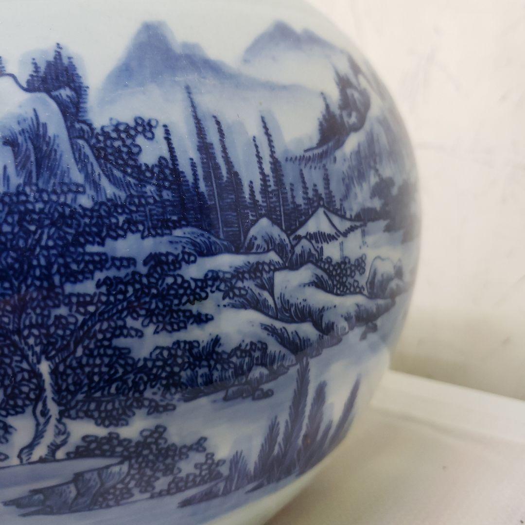 Ｂフライデー蔵出し特価青白い釉薬の山水画球形花瓶 高さ28cm直径３０cm