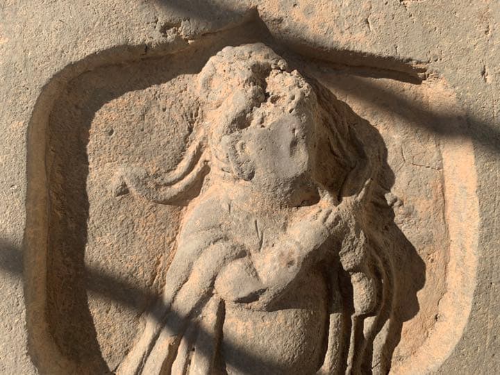 中国唐時代人物彫刻(楽器を演奏する仕女)