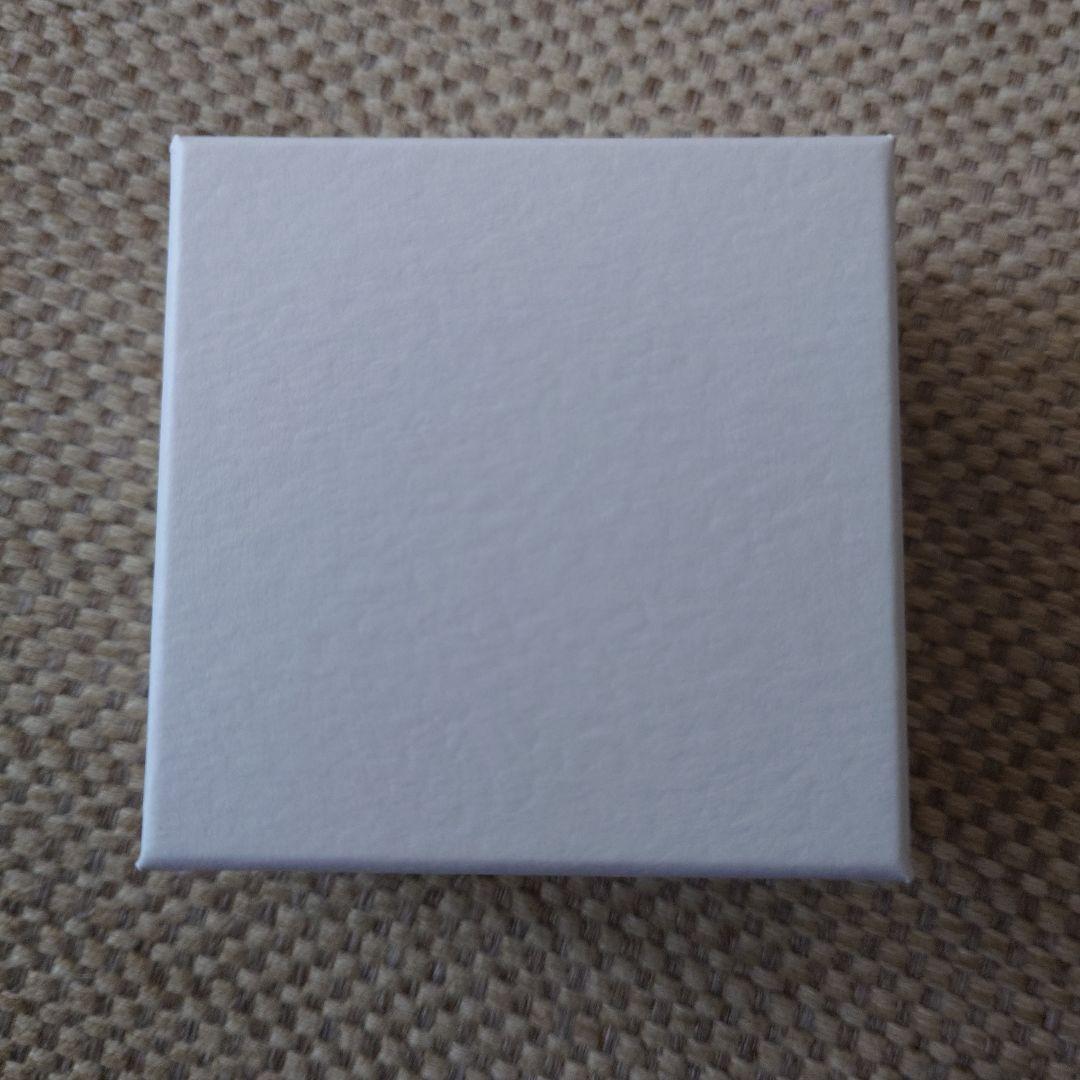 【未使用品】ヴァンドームブティック　シェルフラワー　 リースブローチ