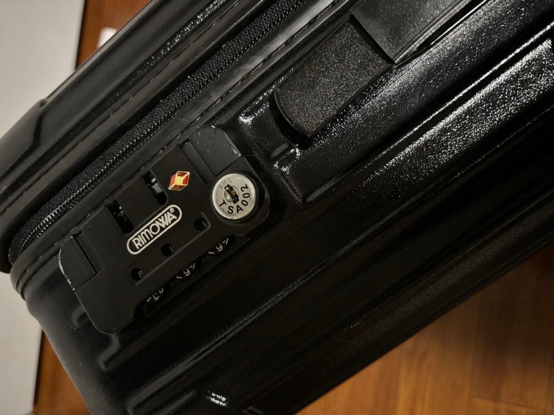 RIMOWA リモワ サルサ 機内持ち込み 35L前後 ブラック黒2輪