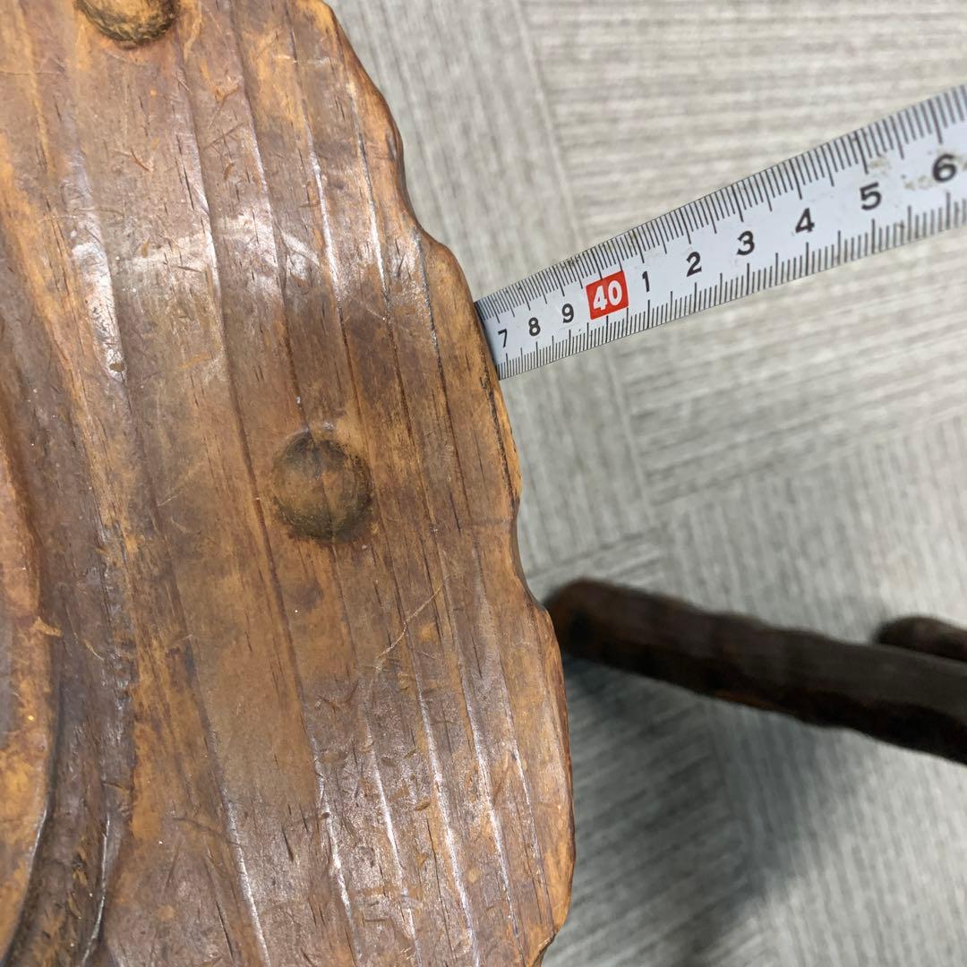 木製彫刻椅子3本脚