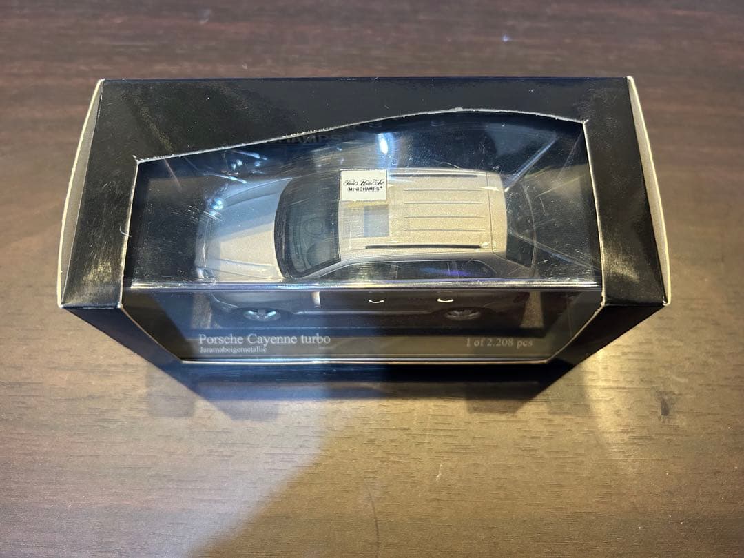 【未開封】MINICHAMPSポルシェCayenne turbo 1/43限定品
