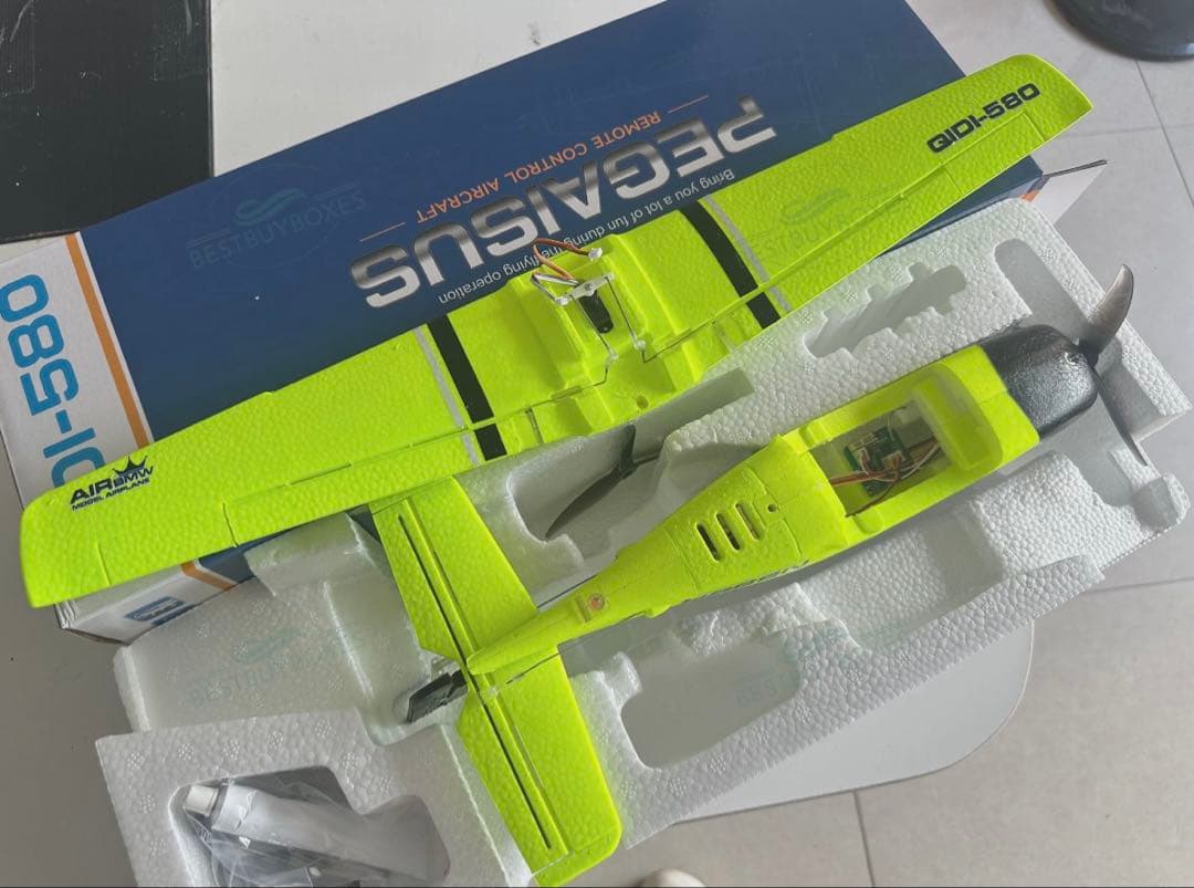 580 ラジコン飛行機、　RCプレーン