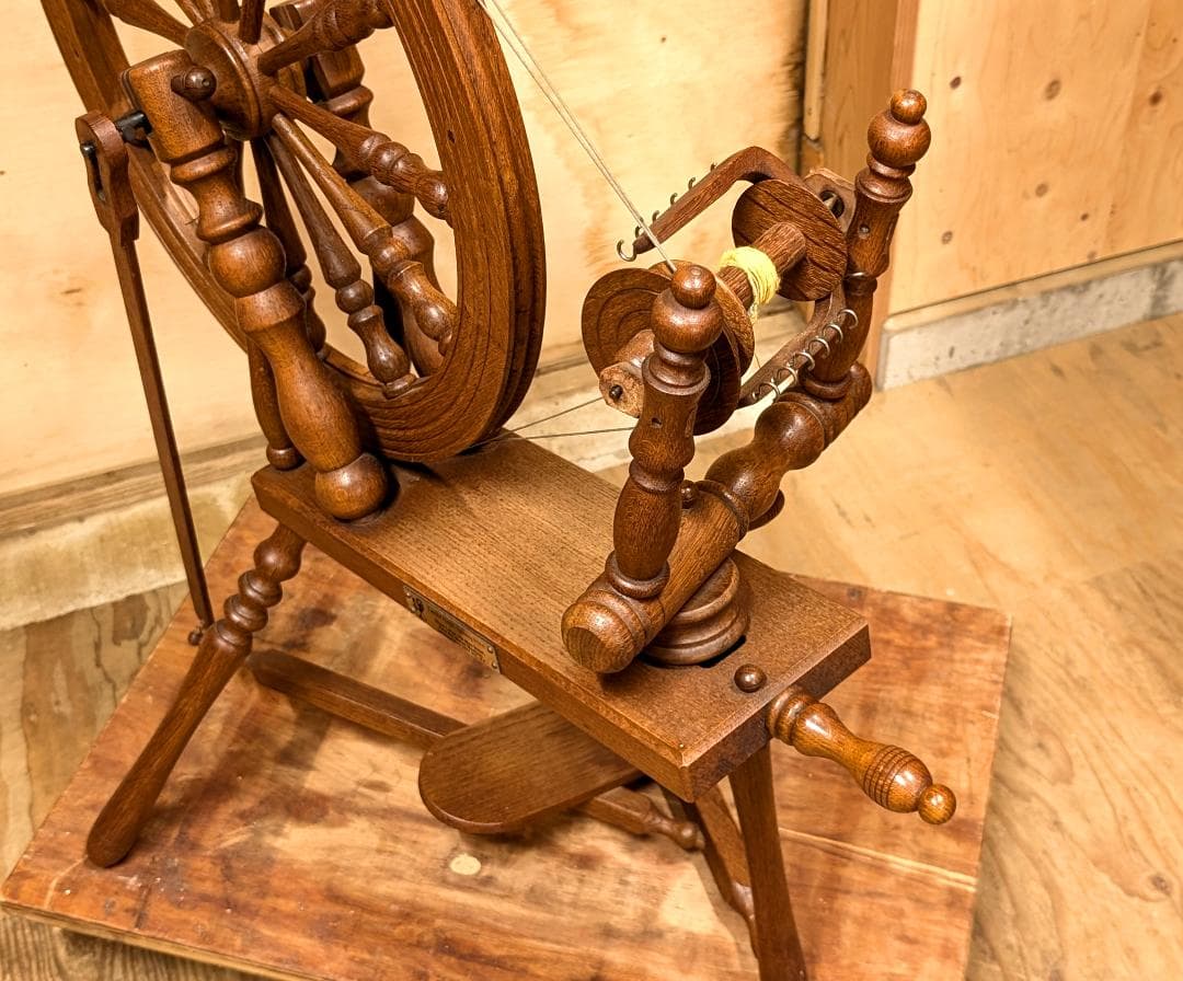 紡毛機　紡ぎ車　糸車　（イギリス製）