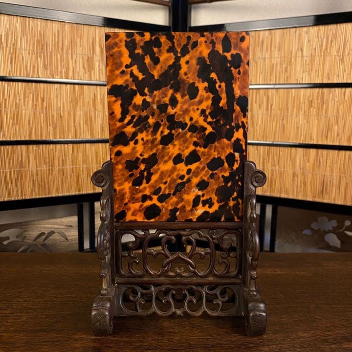 玳瑁雕诗文插屏