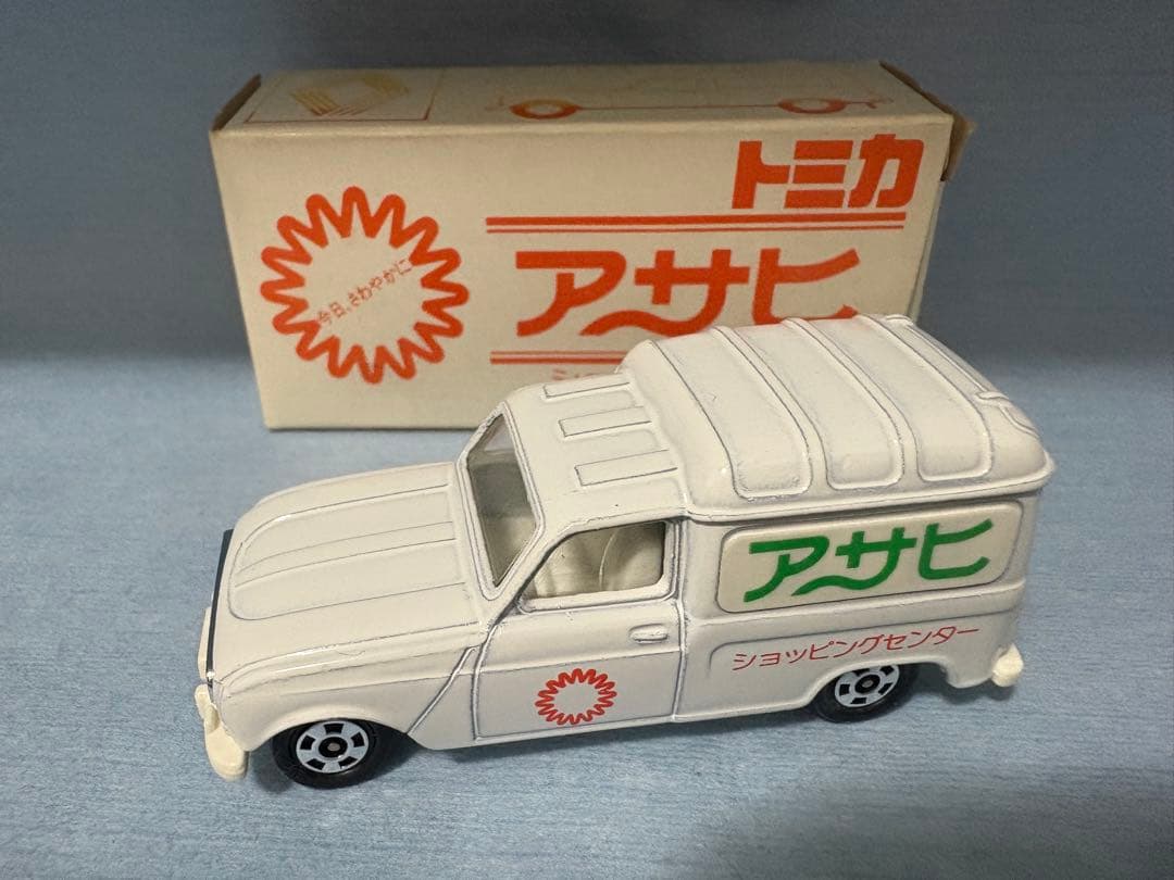 トミカ　アサヒショッピングセンター特注　ルノー4 フルゴネット　日本製