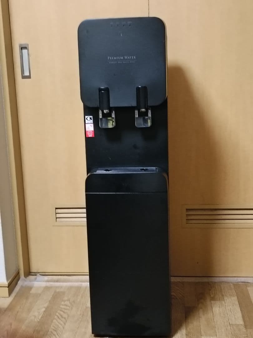 ウォーターサーバー ブラック