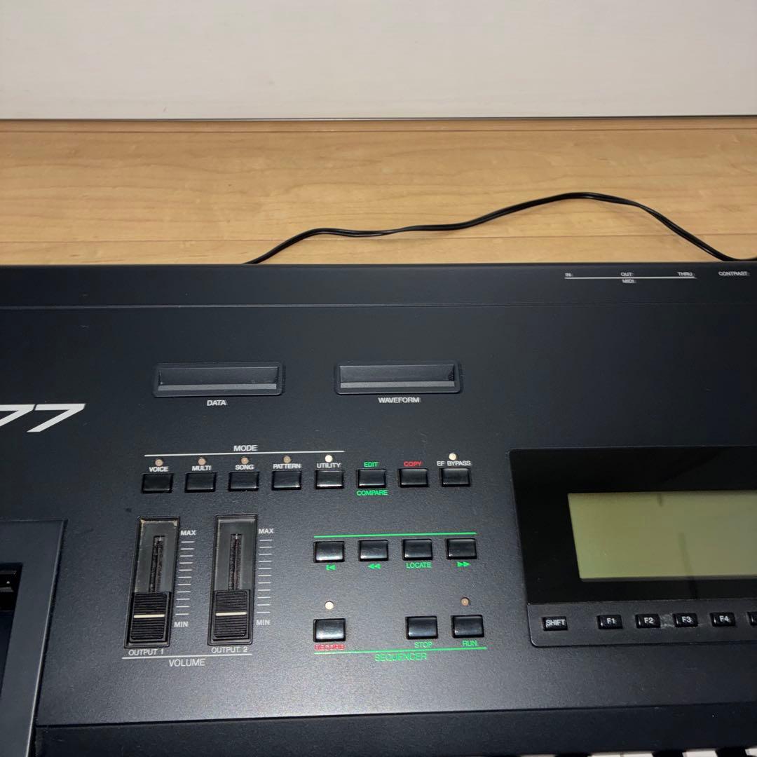 動作品　YAMAHA SY77 シンセサイザー　名機