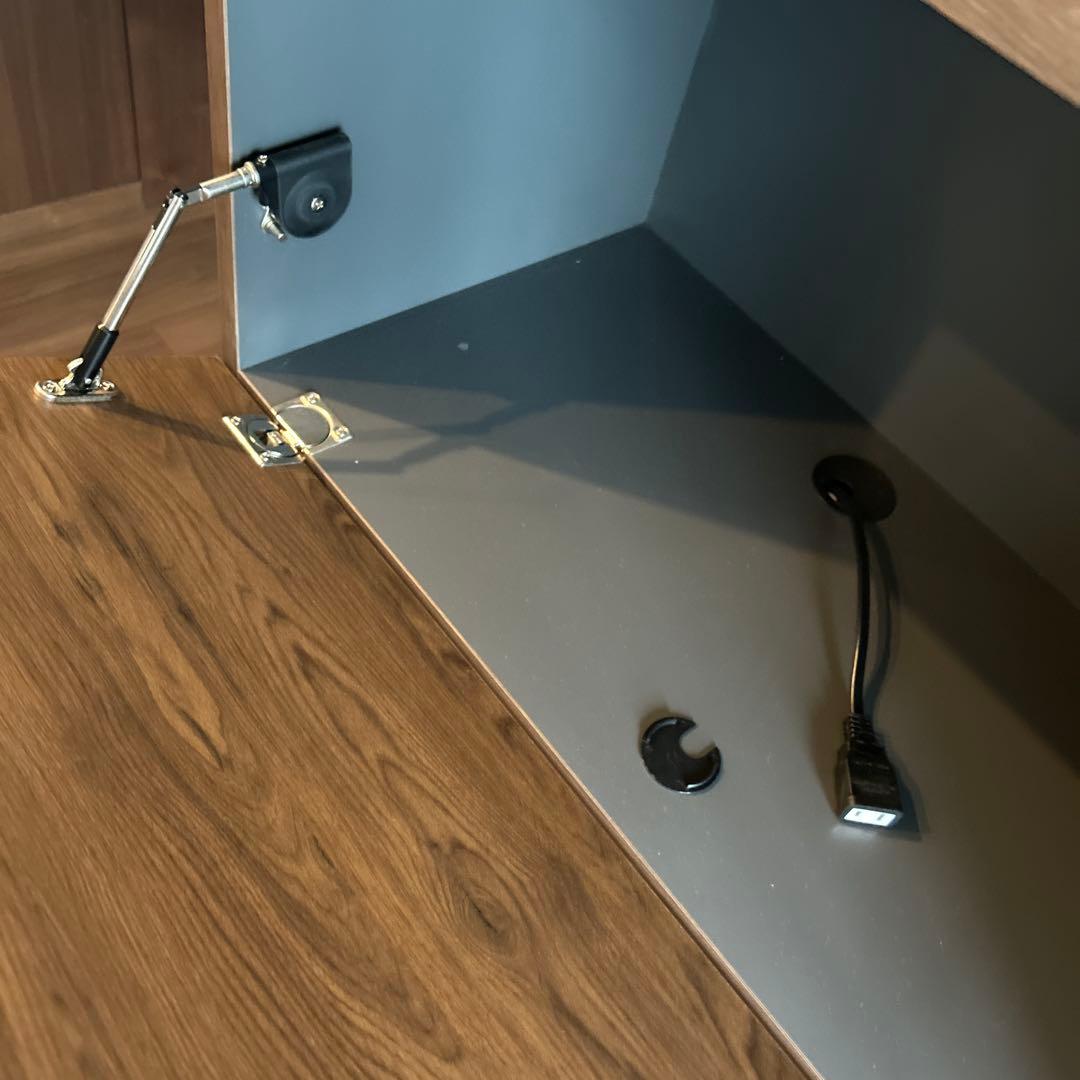 【モデルルーム展示品】木目調テレビボード　サイドボード　モダンスタイル